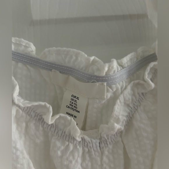 White crop top - Picture 2 of 3